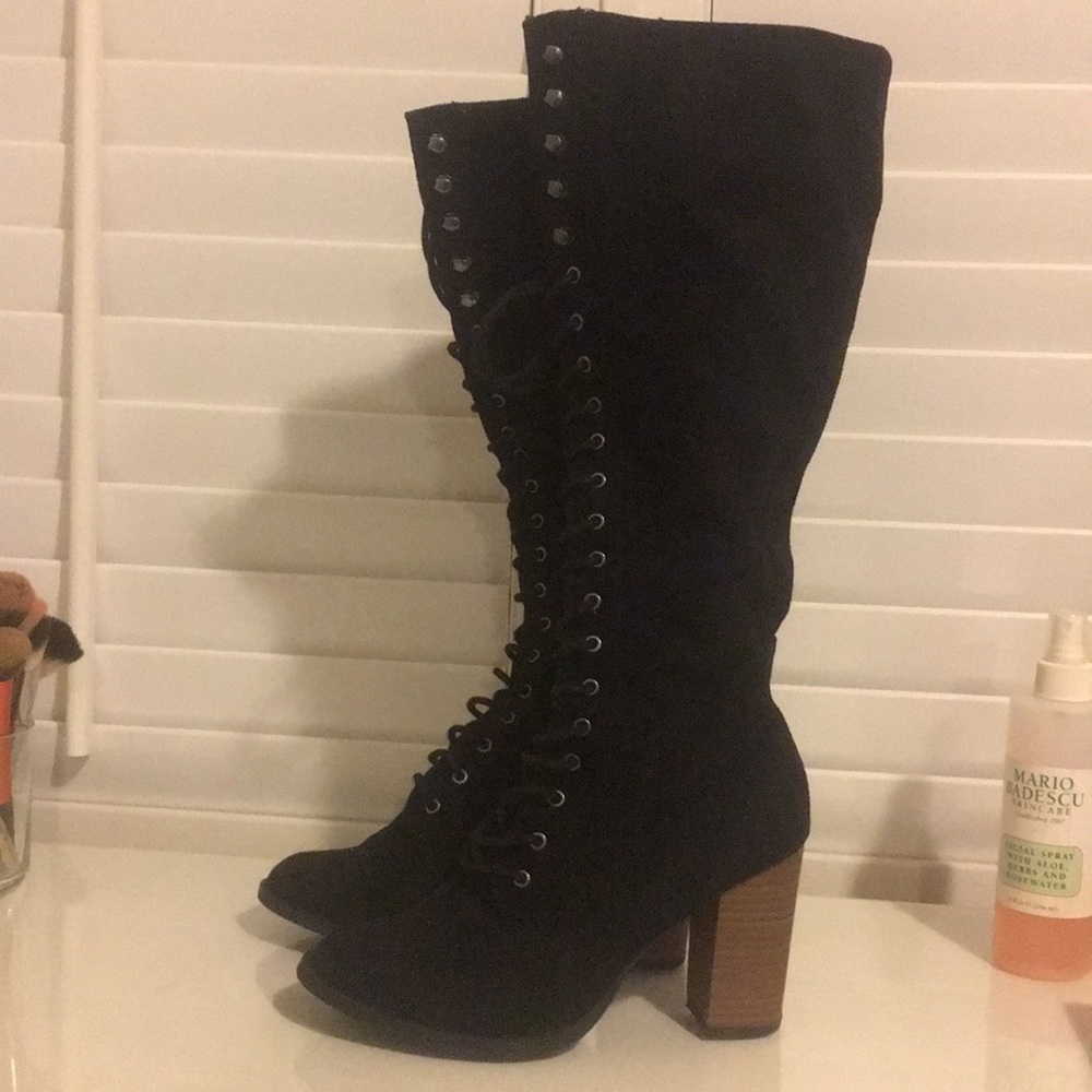Combat tie up boots